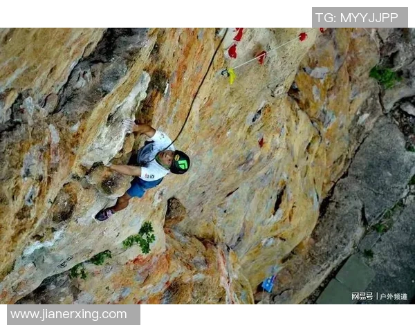 张强的攀岩之路：从初学者到顶尖选手的心路历程与挑战