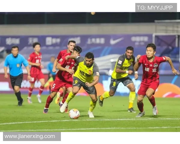 成都足球队与广州足球队实力对比赛后分析与总结