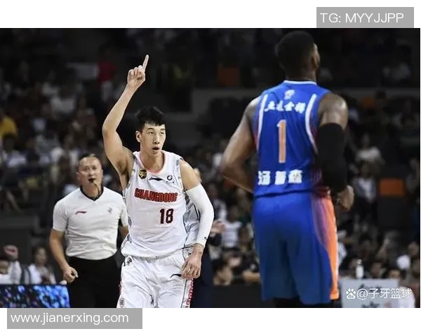 深圳篮球队战术之争引发热议球迷与专家观点交锋分析