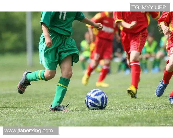 现代足球巨星风采展现与影响力分析的深度探讨