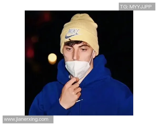 足球明星男头像推荐让你轻松找到最帅气的球员形象展示 足球明星男头像推荐让你轻松找到最帅气的球员形象展示